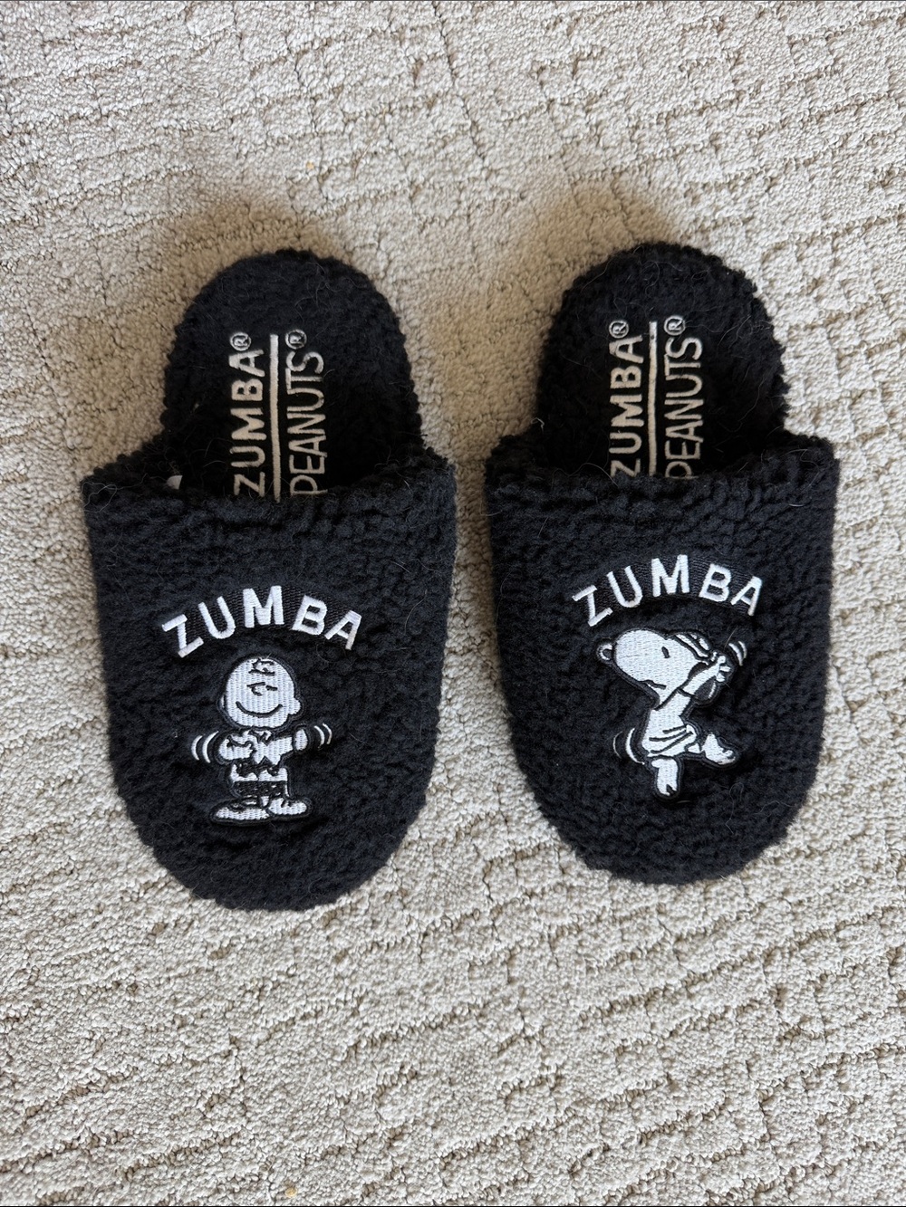 Zumba peanuts embroidered slippers